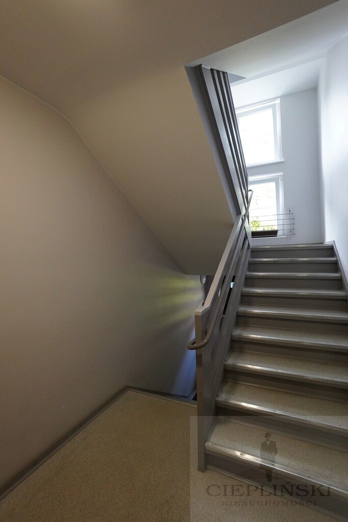 Duże 110 metrowe mieszkanie przy Jasnych Błoniach (7)