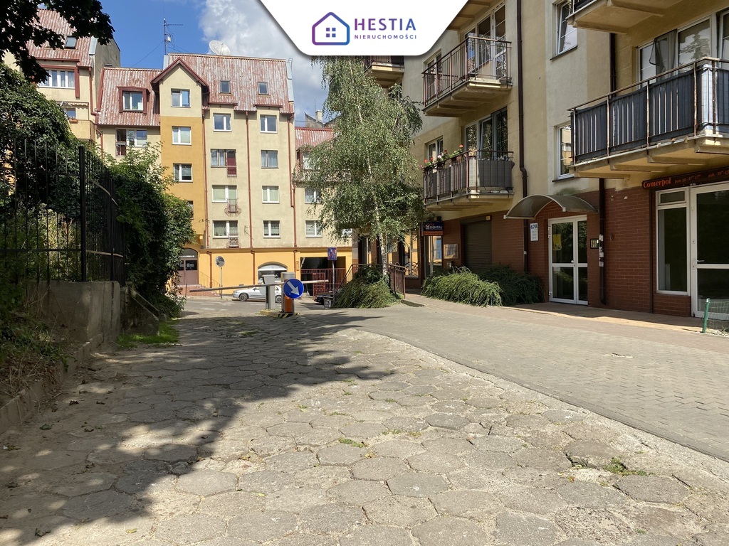 Lokal usługowy w doskonałej lokalizacji (10)