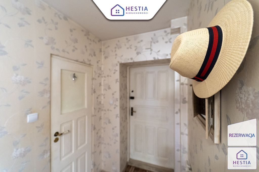 Bliźniak z ogrodem, balkonami i piwnicą. (13)