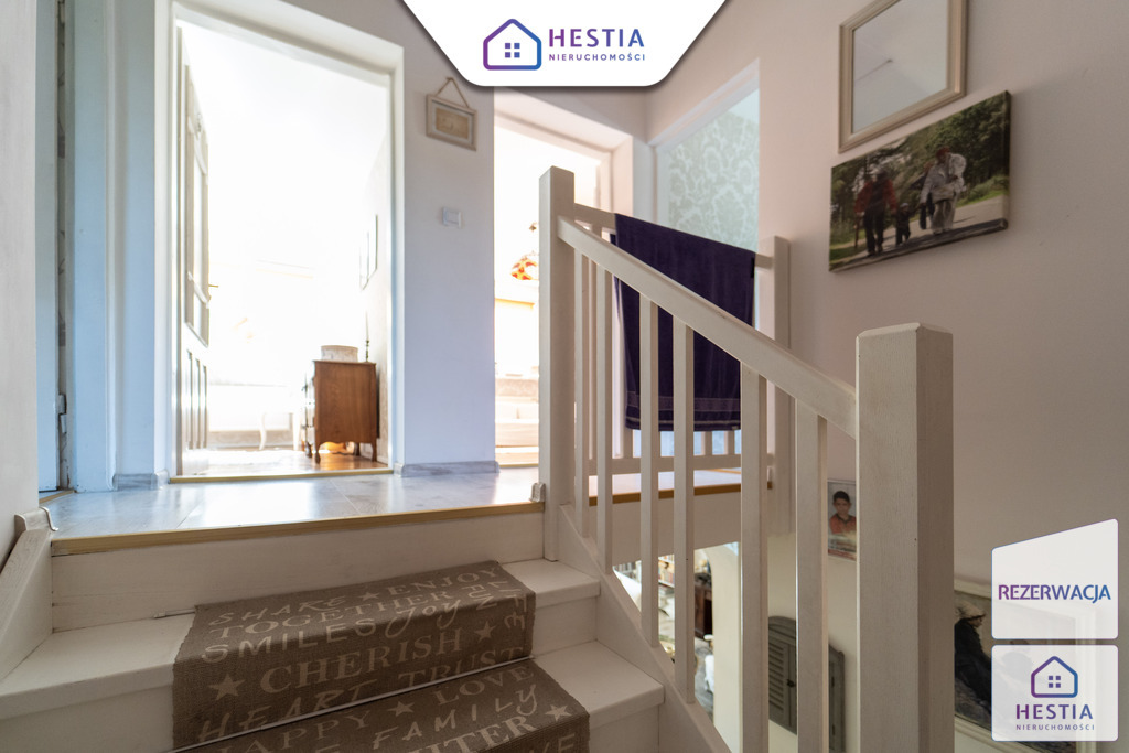 Bliźniak z ogrodem, balkonami i piwnicą. (20)