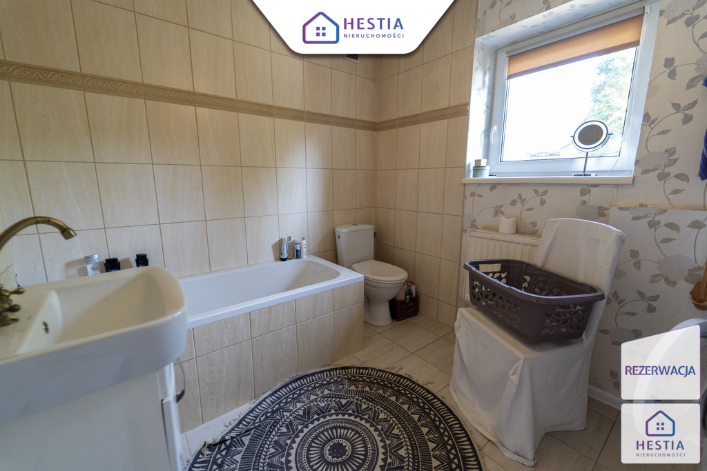 Bliźniak z ogrodem, balkonami i piwnicą. (21)