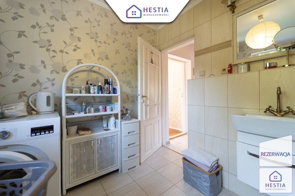 Bliźniak z ogrodem, balkonami i piwnicą. (23)