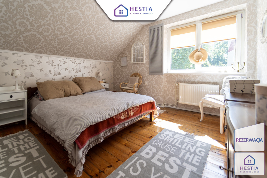 Bliźniak z ogrodem, balkonami i piwnicą. (25)