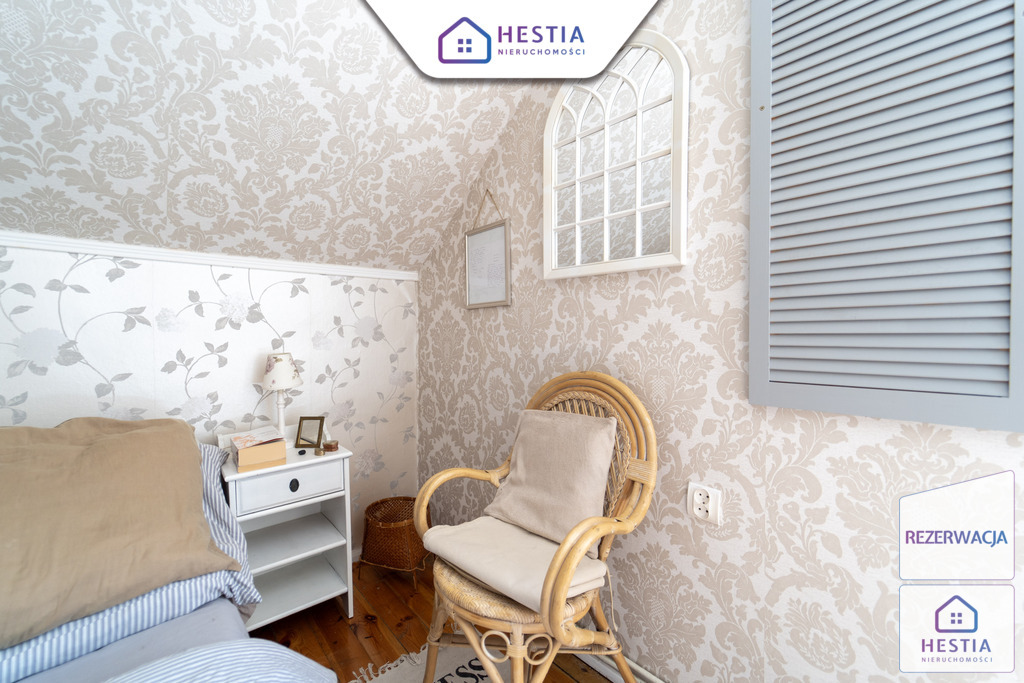 Bliźniak z ogrodem, balkonami i piwnicą. (26)