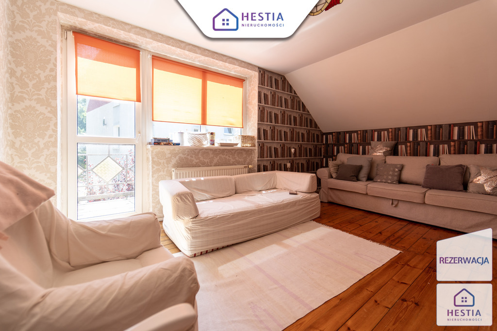 Bliźniak z ogrodem, balkonami i piwnicą. (28)