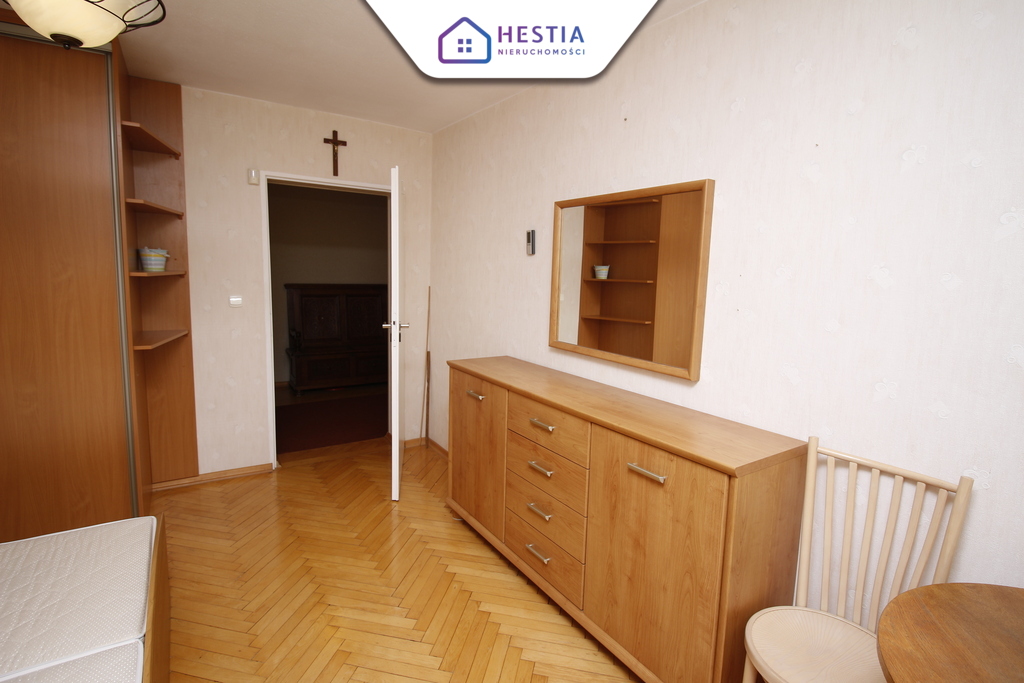 Dom wolnostojący z ogrodem w spokojnej okolicy. (6)