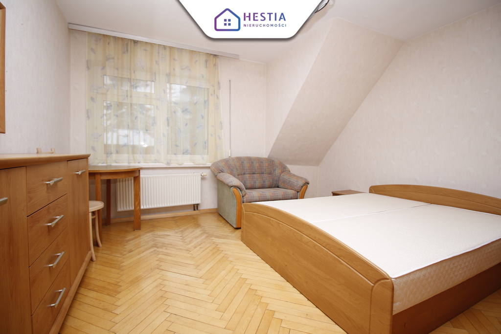 Dom wolnostojący z ogrodem w spokojnej okolicy. (7)