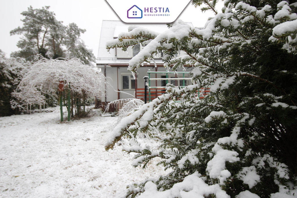 Dom wolnostojący z ogrodem w spokojnej okolicy. (2)