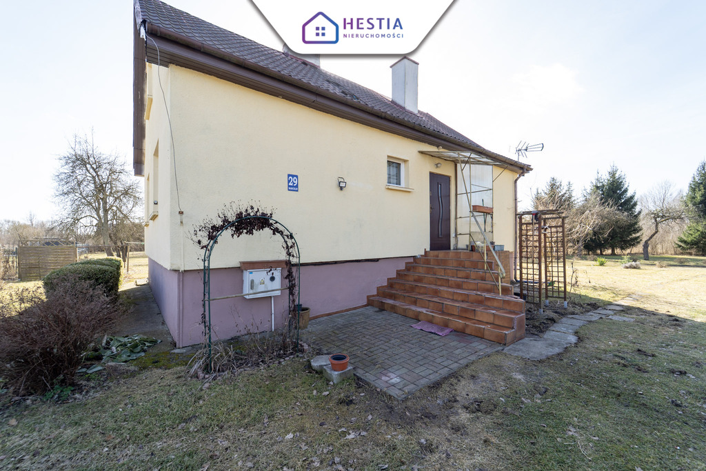 Dom k. Szczecinka na dużej działce blisko jeziora (1)