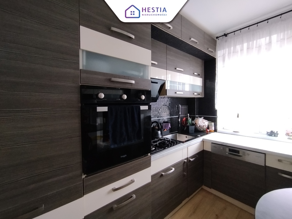 Piękne cztery pokoje gotowe do wprowadzenia. (8)