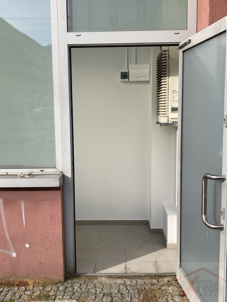 Lokal usługowy, ścisłe centrum, duże witryny (6)