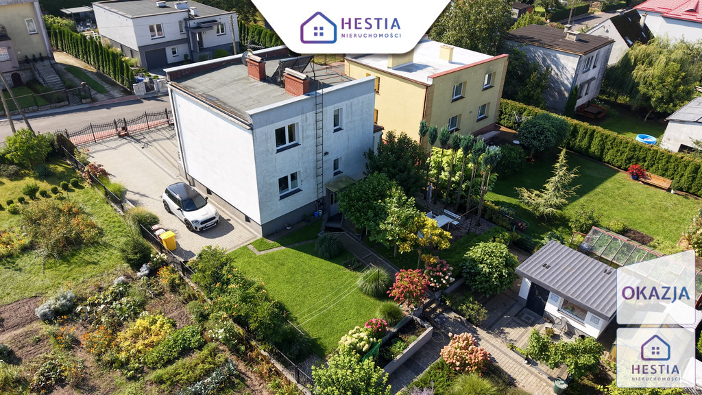 Dom wolnostojący, w całości podpiwniczony. (4)