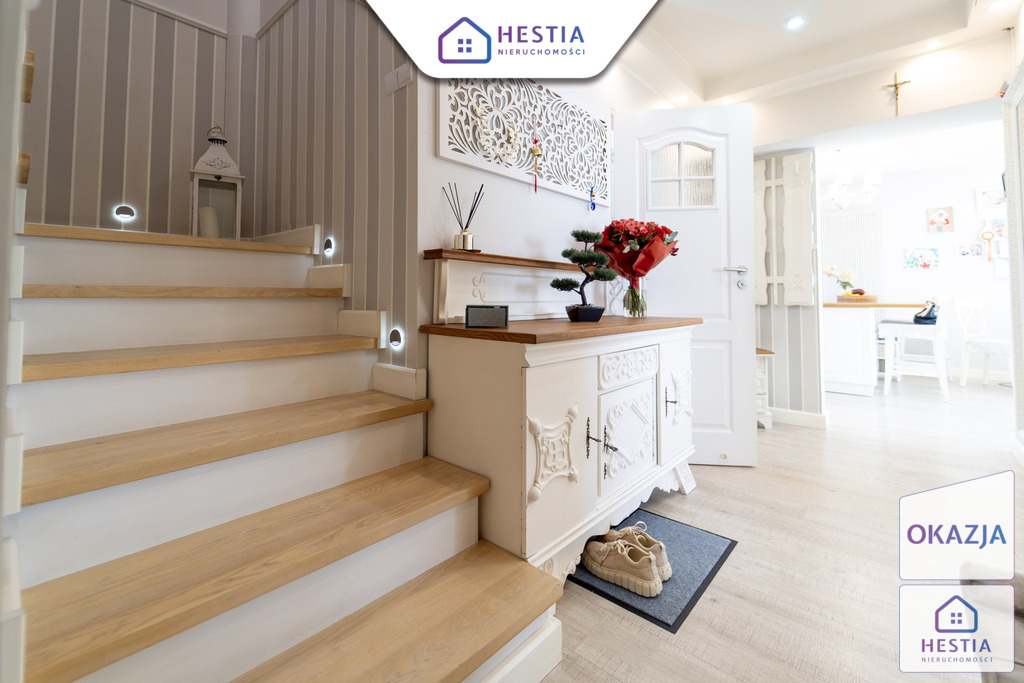 Dom wolnostojący, w całości podpiwniczony. (14)