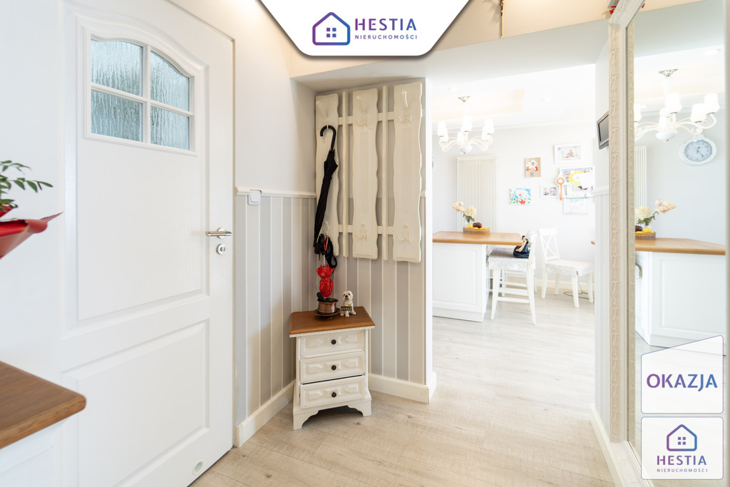 Dom wolnostojący, w całości podpiwniczony. (15)