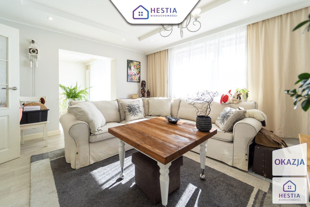 Dom wolnostojący, w całości podpiwniczony. (8)