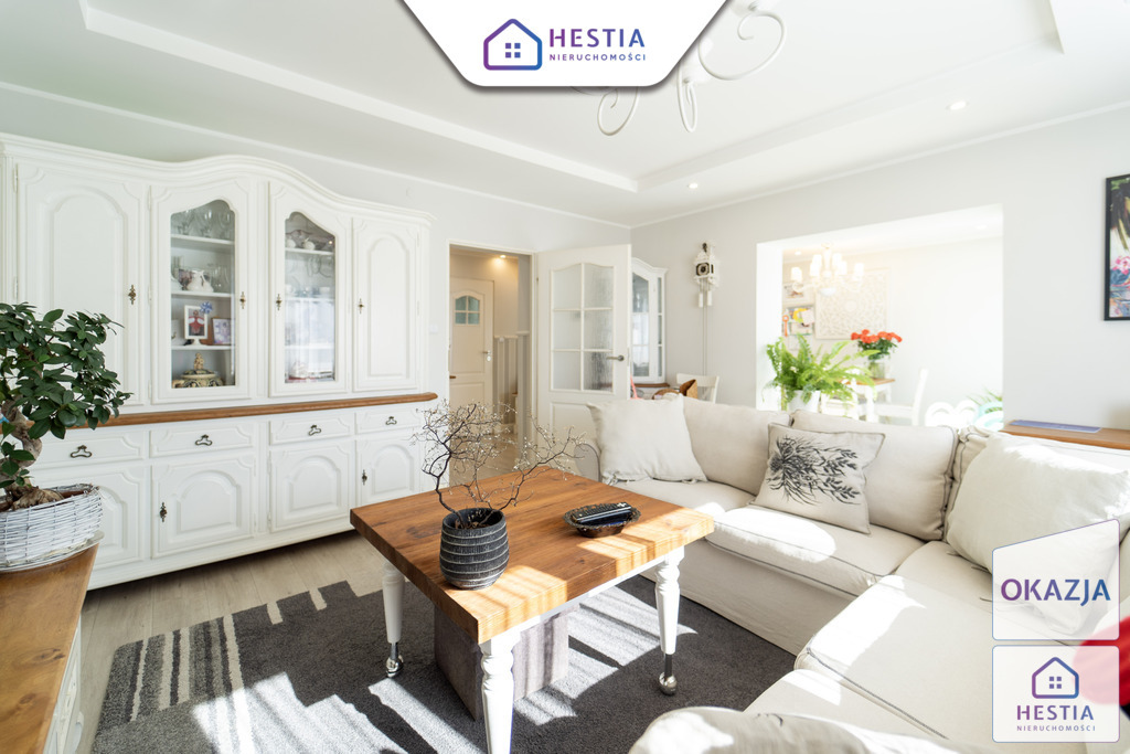 Dom wolnostojący, w całości podpiwniczony. (2)