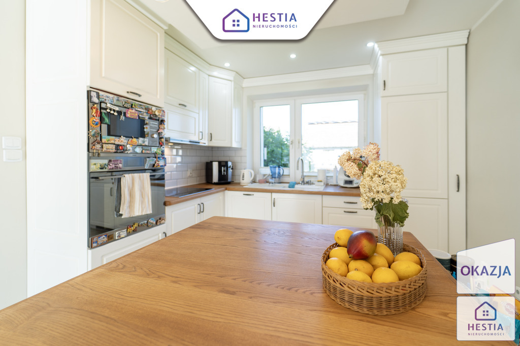 Dom wolnostojący, w całości podpiwniczony. (10)