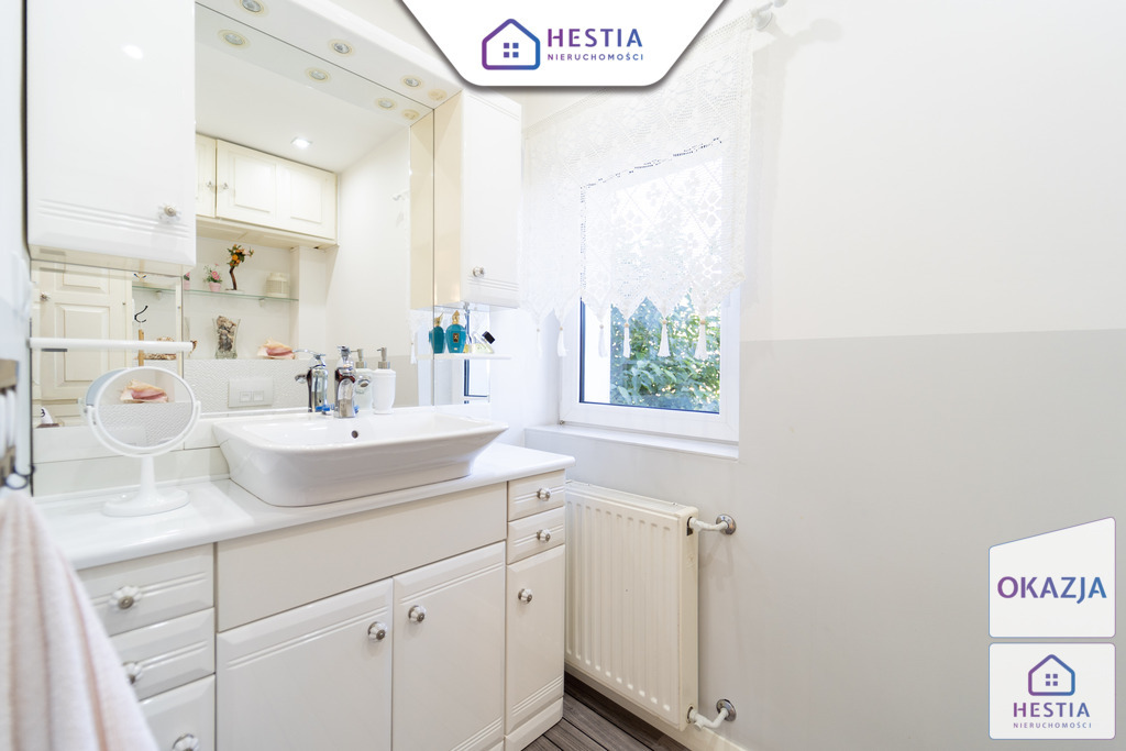 Dom wolnostojący, w całości podpiwniczony. (18)