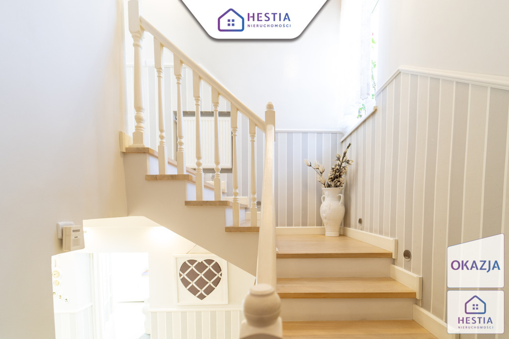 Dom wolnostojący, w całości podpiwniczony. (27)