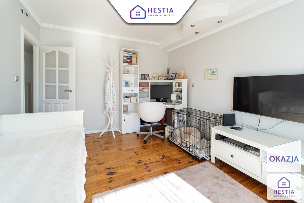 Dom wolnostojący, w całości podpiwniczony. (21)