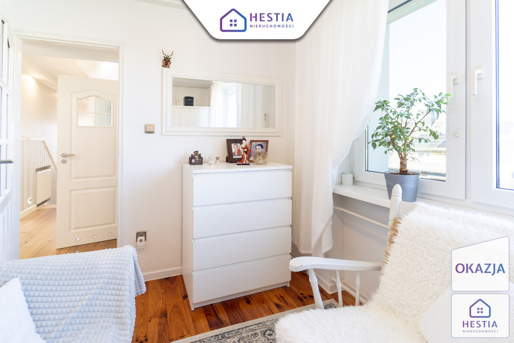 Dom wolnostojący, w całości podpiwniczony. (23)