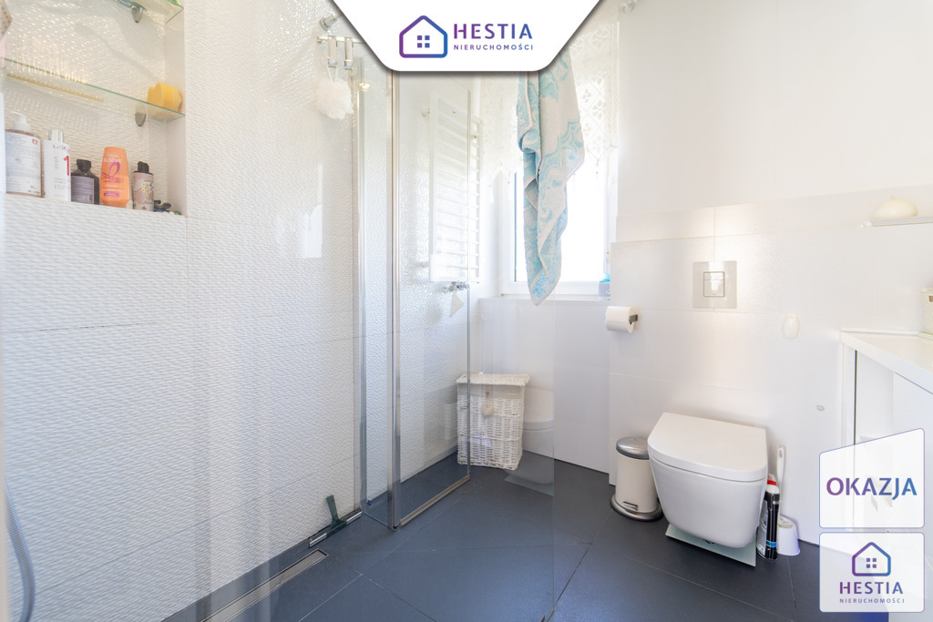 Dom wolnostojący, w całości podpiwniczony. (25)