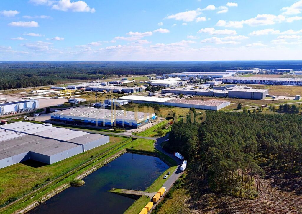 Działka przeznaczona  pod produkcję, magazyny (6)