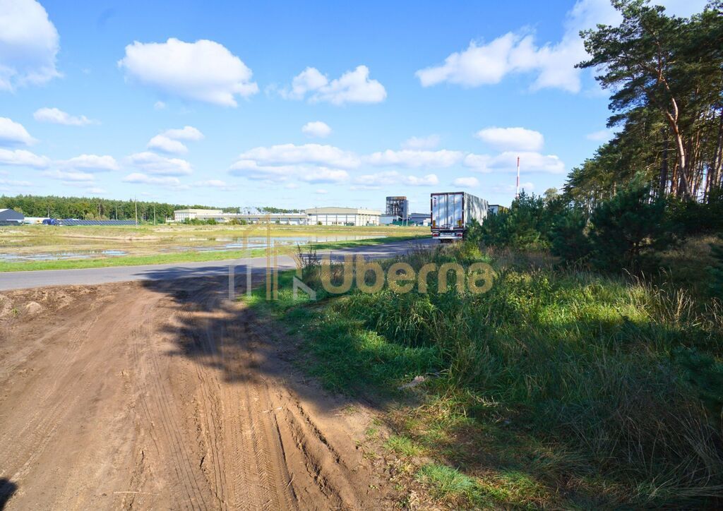 Działka przeznaczona  pod produkcję, magazyny (11)