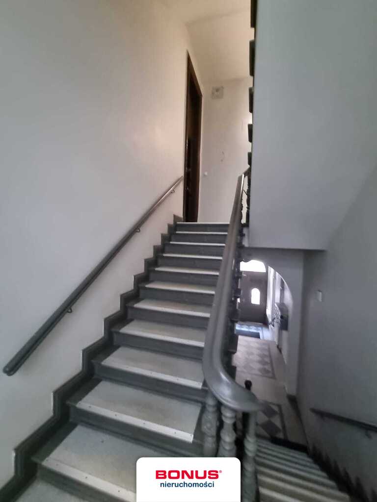 4 pokoje, 128,52m2, 1 piętro idealne na kancelarię (20)