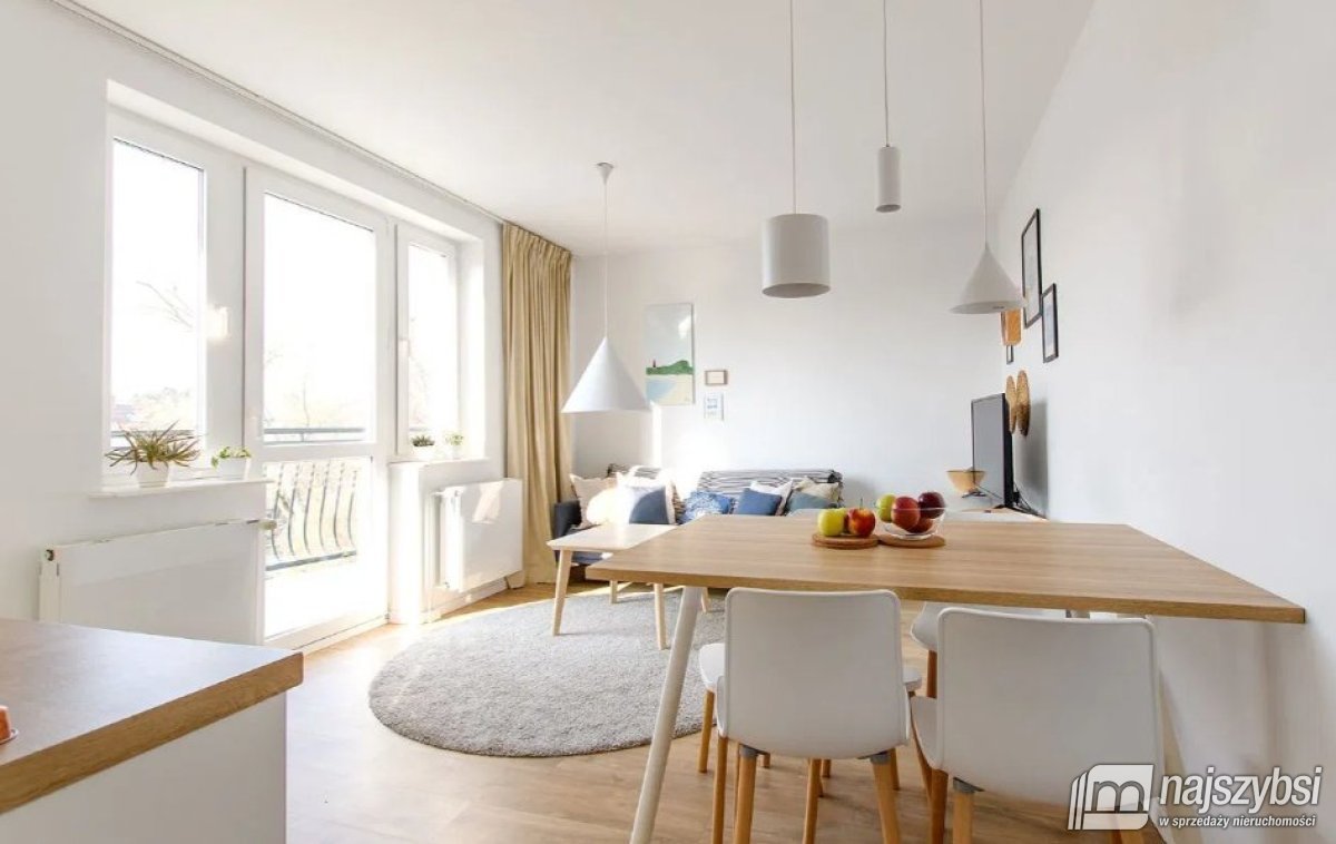 KOŁOBRZEG- DWUPOZIOMOWE MIESZKANIE 300M OD PLAŻY  (1)