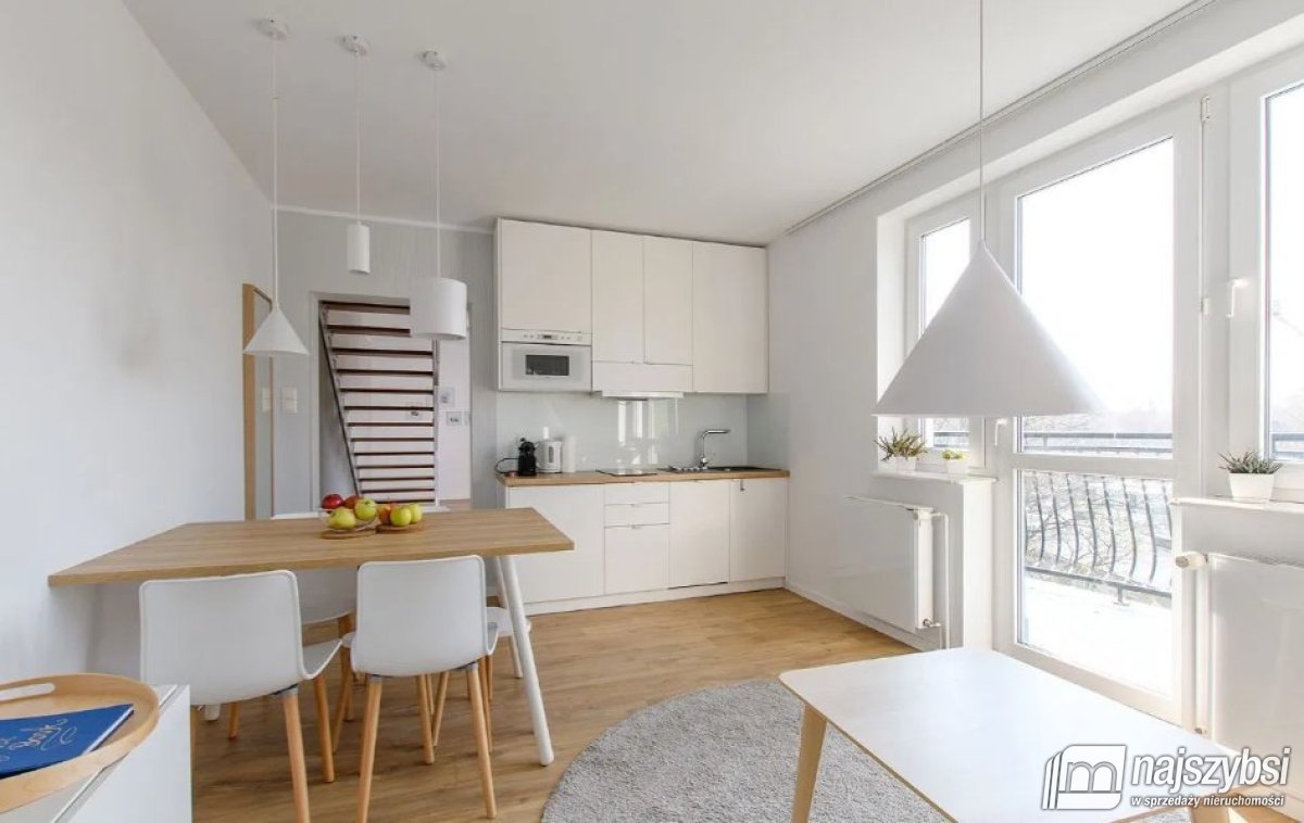 KOŁOBRZEG- DWUPOZIOMOWE MIESZKANIE 300M OD PLAŻY  (2)