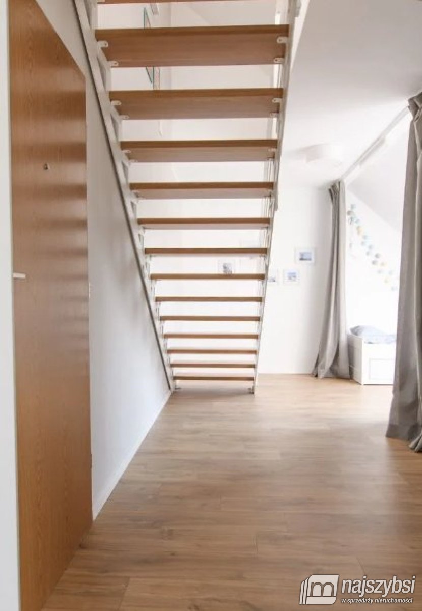 KOŁOBRZEG- DWUPOZIOMOWE MIESZKANIE 300M OD PLAŻY  (5)