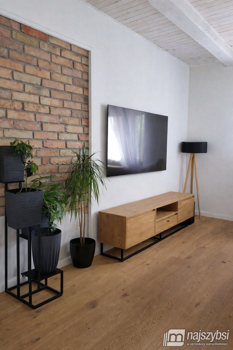 Świerzno okolica  - Przestronny Dom z Potencjałem  (5)