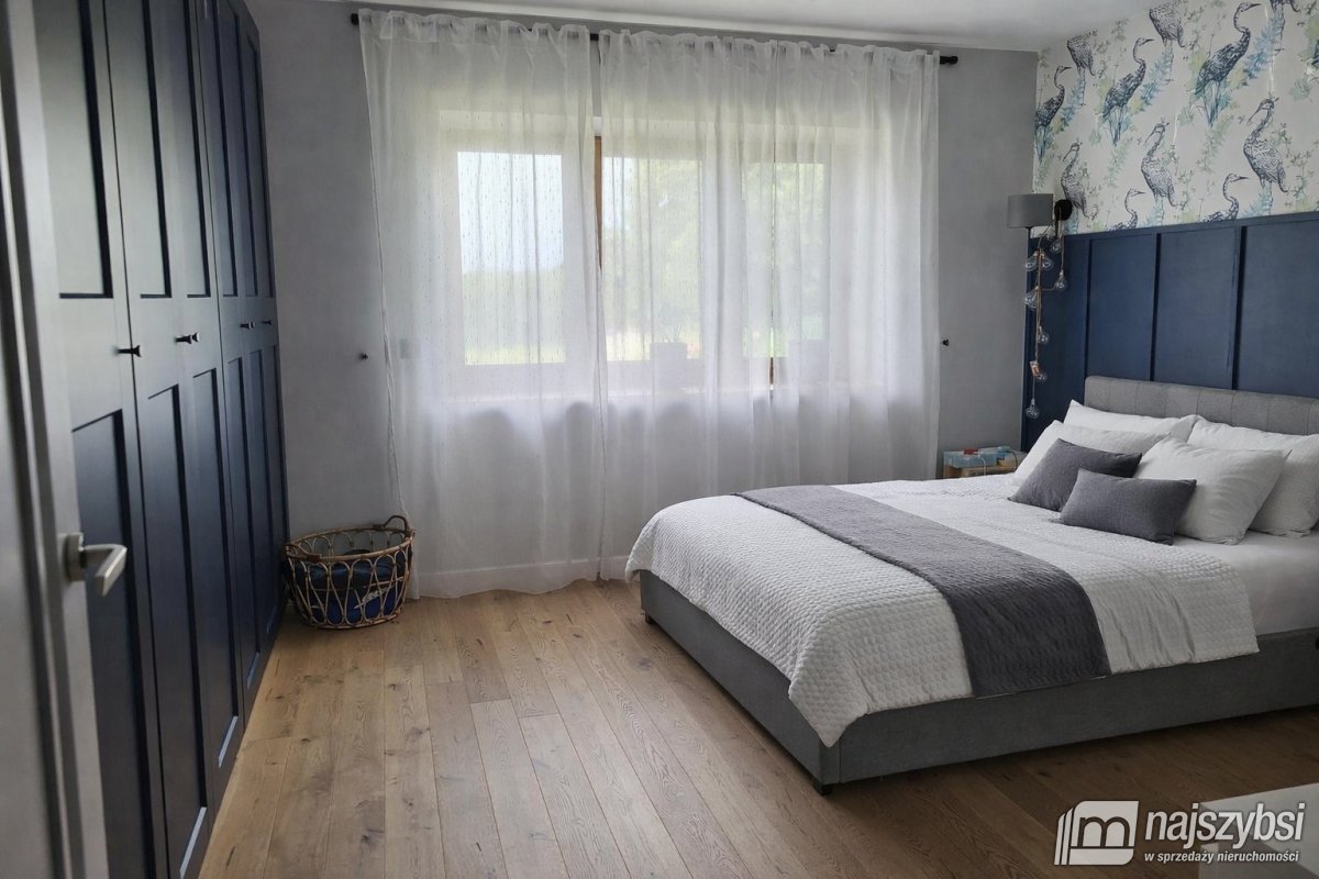 Świerzno okolica  - Przestronny Dom z Potencjałem  (6)