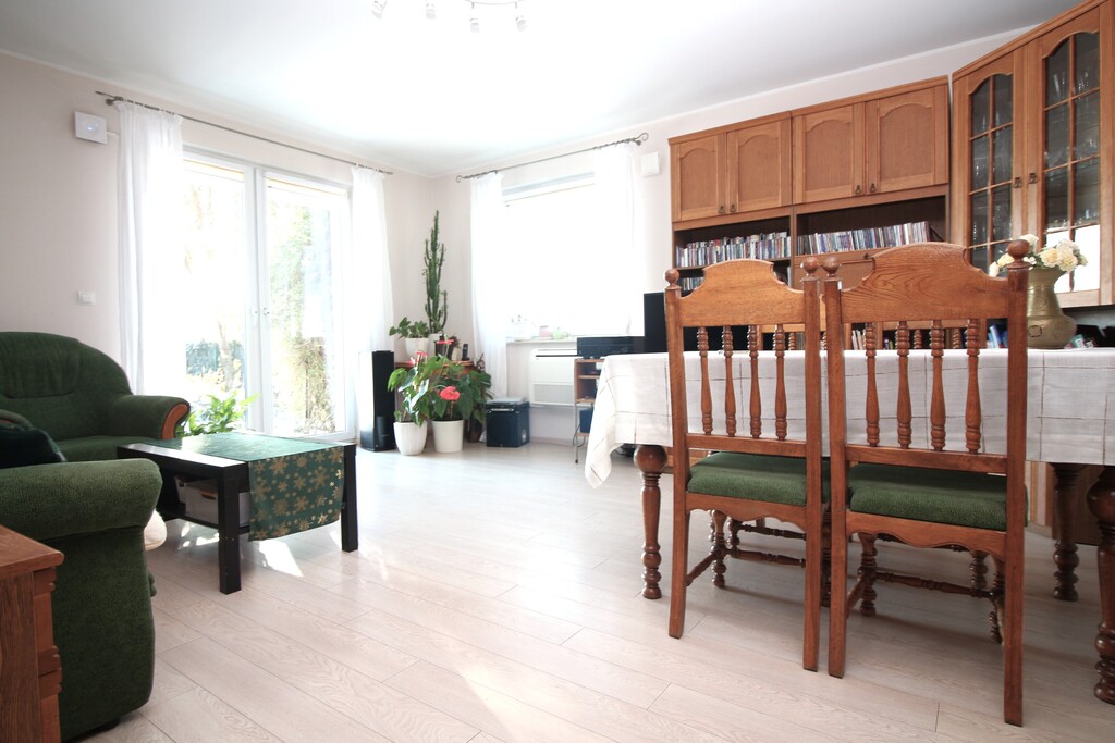 Dom w Sownie na osiedlu pod lasem z dużą działką (22)