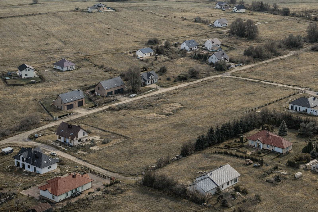 Atrakcyjna działka pod lasem z warunkami zabudowy (3)