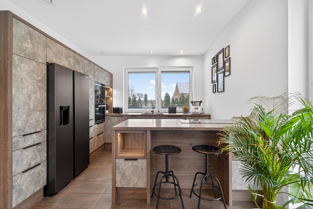 NOWOCZESNY DOM POD LASEM - WYSOKI STANDARD (4)