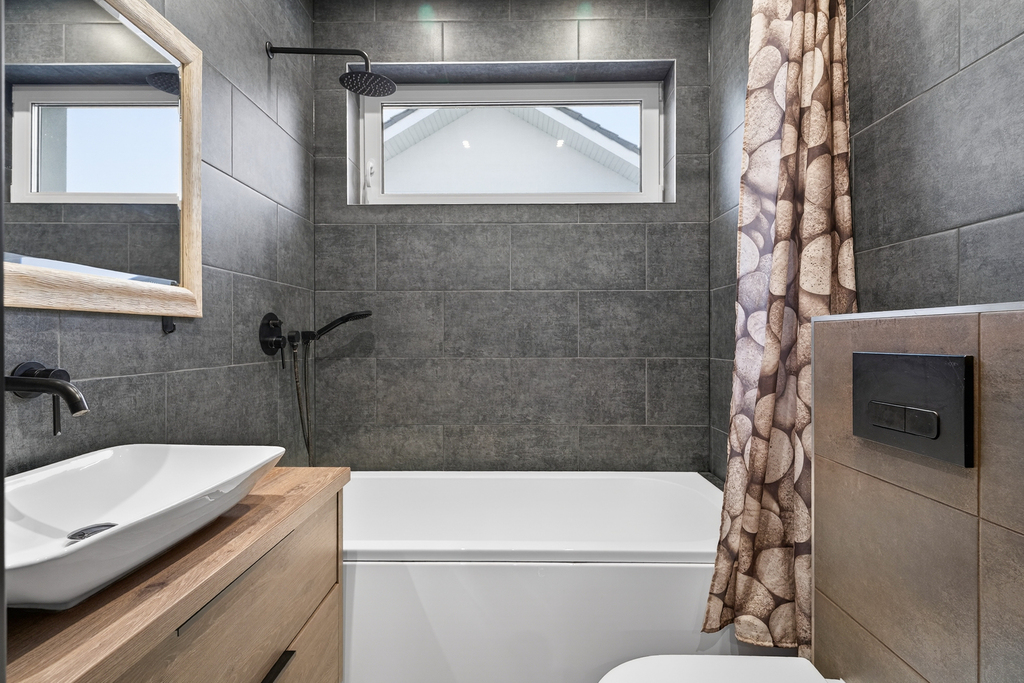 NOWOCZESNY DOM POD LASEM - WYSOKI STANDARD (12)