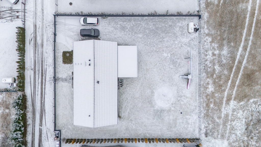 NOWOCZESNY DOM POD LASEM - WYSOKI STANDARD (18)