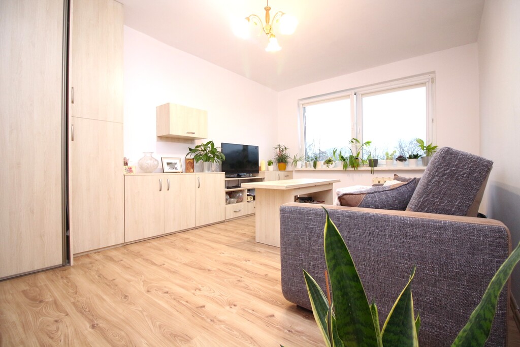 3-pokojowe mieszkanie z balkonem - Os. Letnie (1)