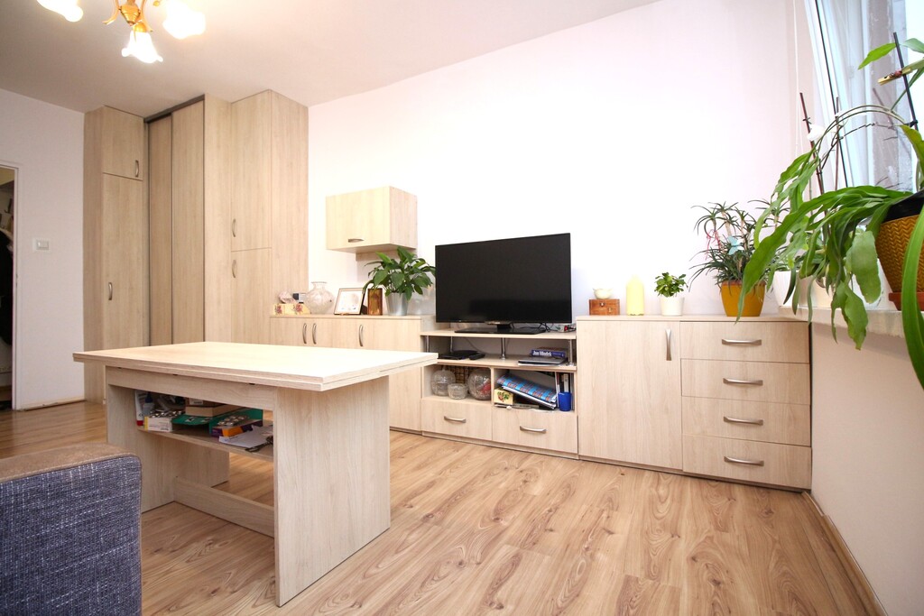 3-pokojowe mieszkanie z balkonem - Os. Letnie (2)