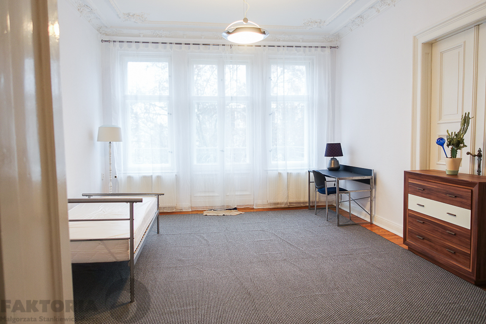 Centrum 4 pokoje 118 m2, umeblowane, 3800+1000 (3)