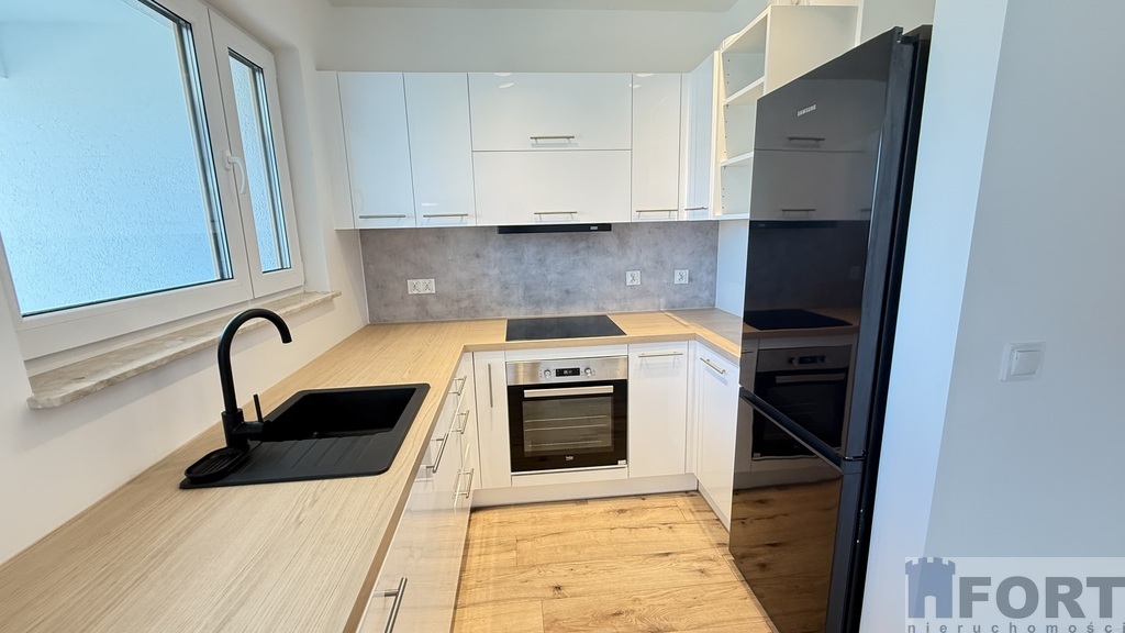 Tenisowa, 2 pokojowe, 2 piętro winda, balkon (3)