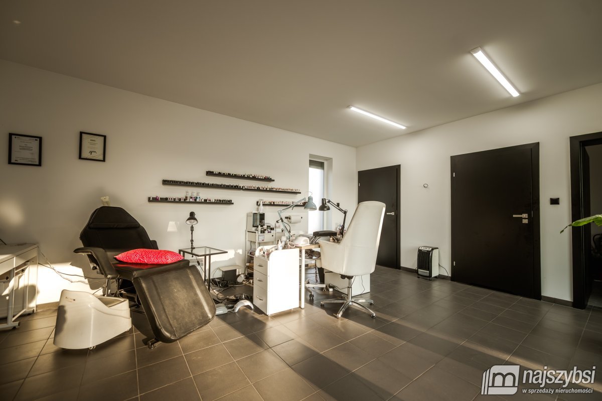 Tanowo- wyjątkowy nowoczesny dom parterowy (24)