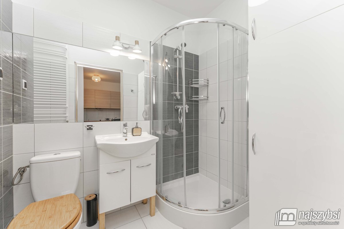 Kołobrzeg-apartament z miejscem postojowym w cenie (16)