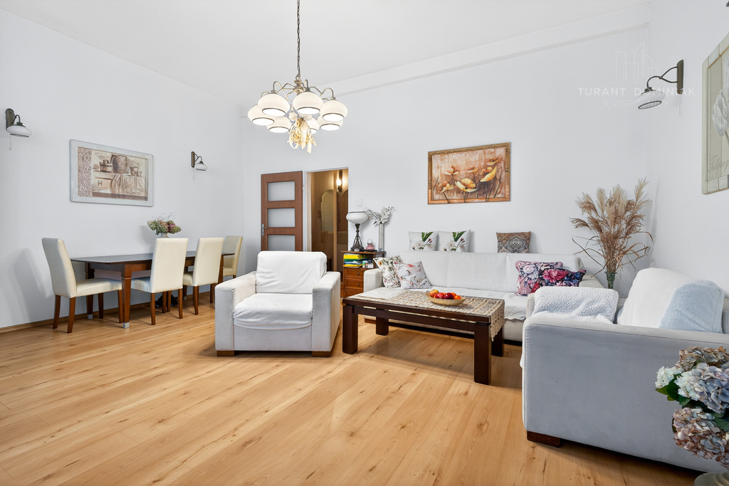 Mieszkanie 3-pokojowe w przedwojennej kamienicy (4)