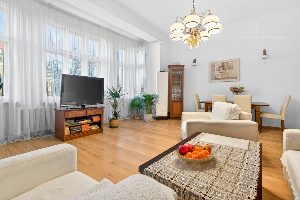 Mieszkanie 3-pokojowe w przedwojennej kamienicy (1)