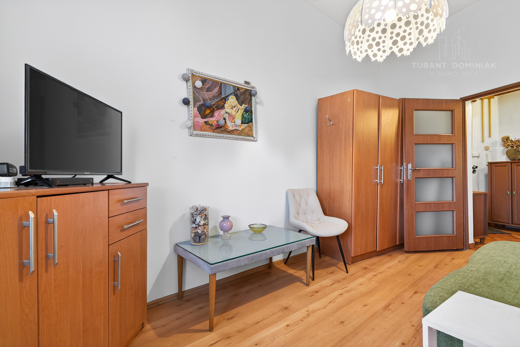 Mieszkanie 3-pokojowe w przedwojennej kamienicy (13)