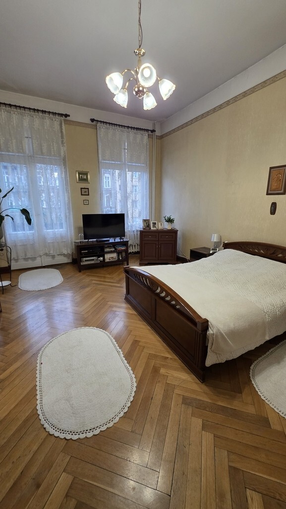 Mieszkanie kamienica na Piłsudskiego 1 piętro (2)