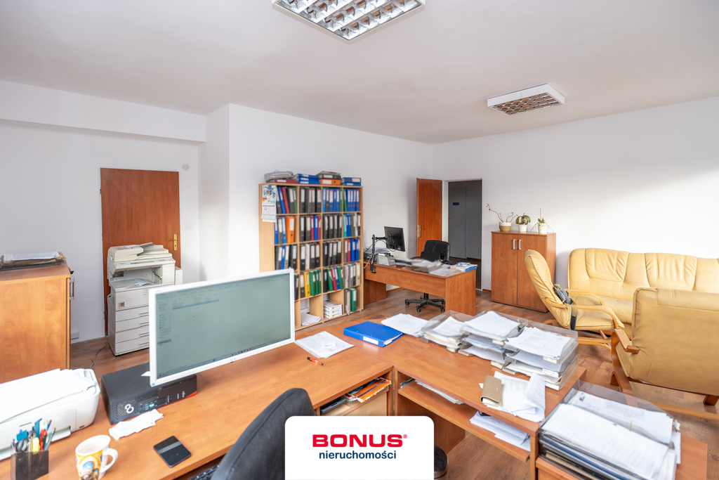 Obiekt usługowy w dobrej lokalizacji (20)